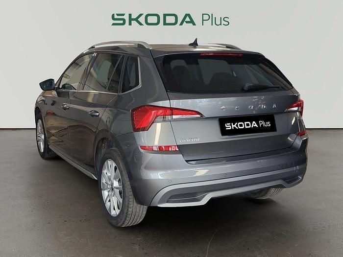 Gris Usado 2022 Skoda Kamiq Style SUV | 19.990 € (Un poco caro) - Imagen 1/4