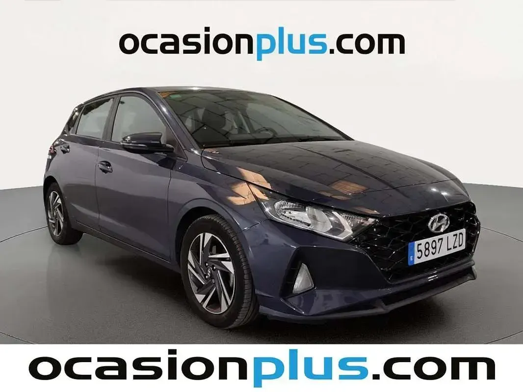 Usado Hyundai i20 101 CV (74 kW) 2022 Gris Utilitario