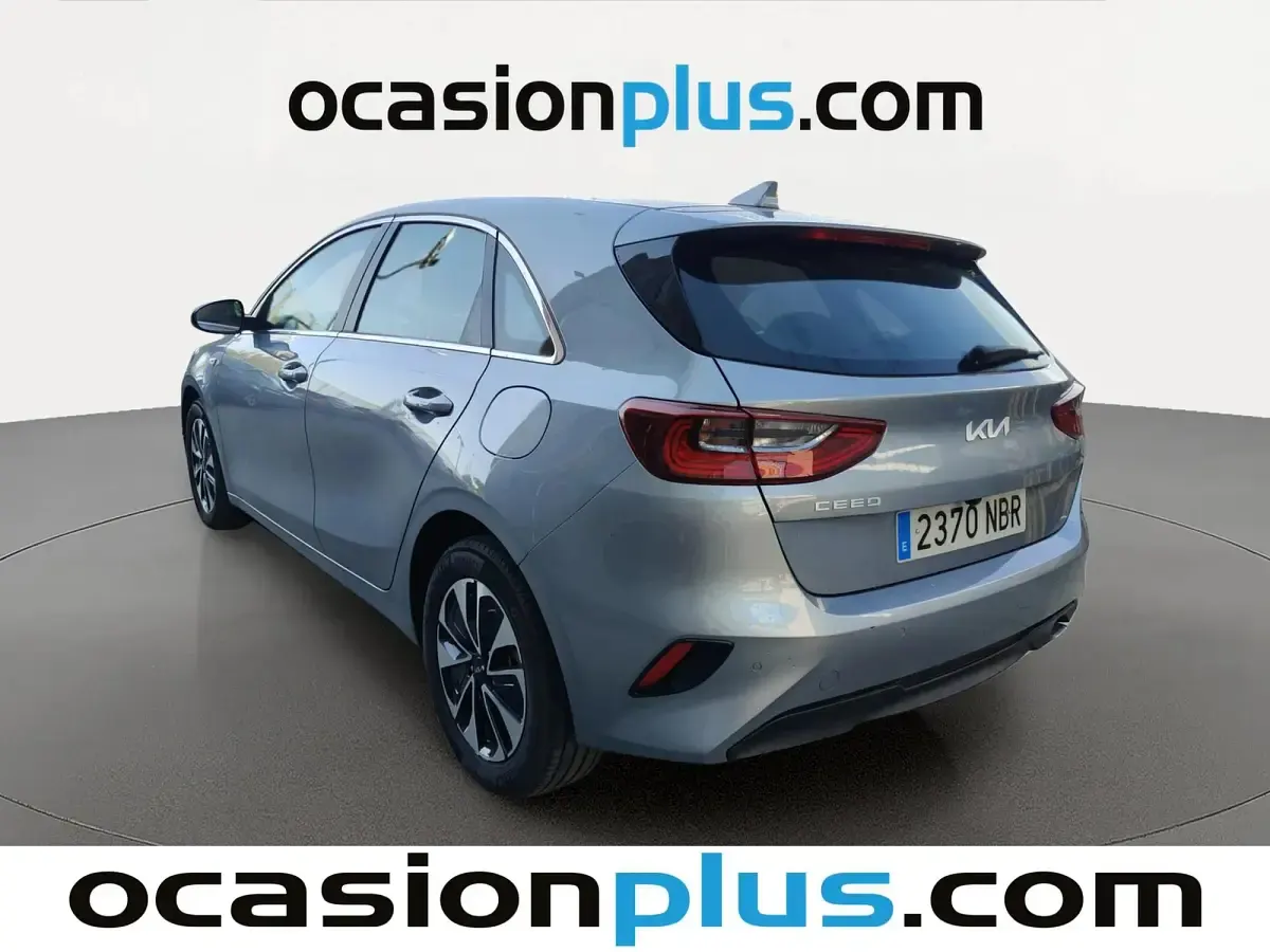 Usado Kia Ceed 101 CV (74 kW) 2025 Gris plata Utilitario