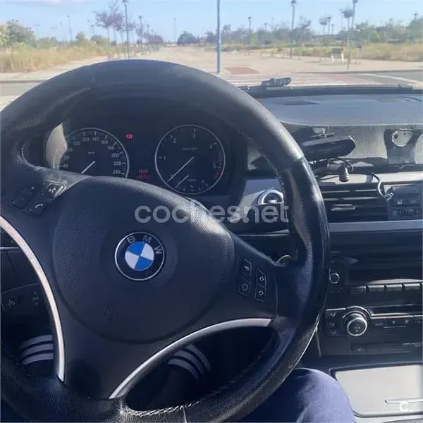 Usado BMW 318 122 CV (89 kW) 2008 Negro Familiar