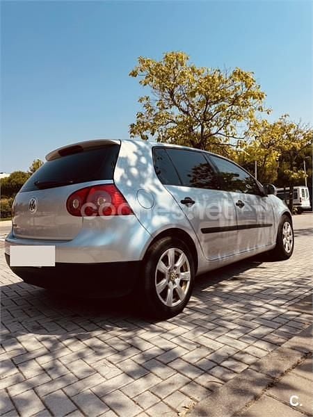 Gris / plata Usado 2004 VW Golf IV Trendline Berlina | 2800 € (Precio justo) - Imagen 1/4