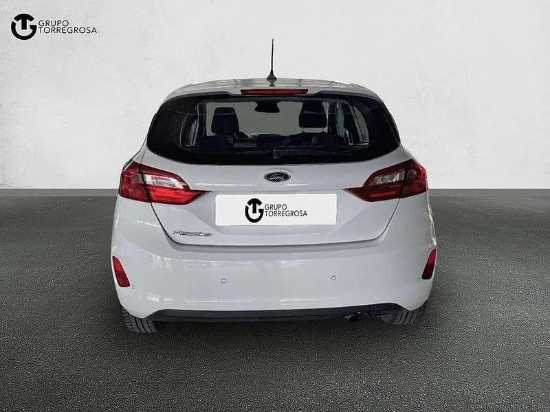 Usado Ford Fiesta Trend 101 CV (74 kW) 2019 Blanco Utilitario