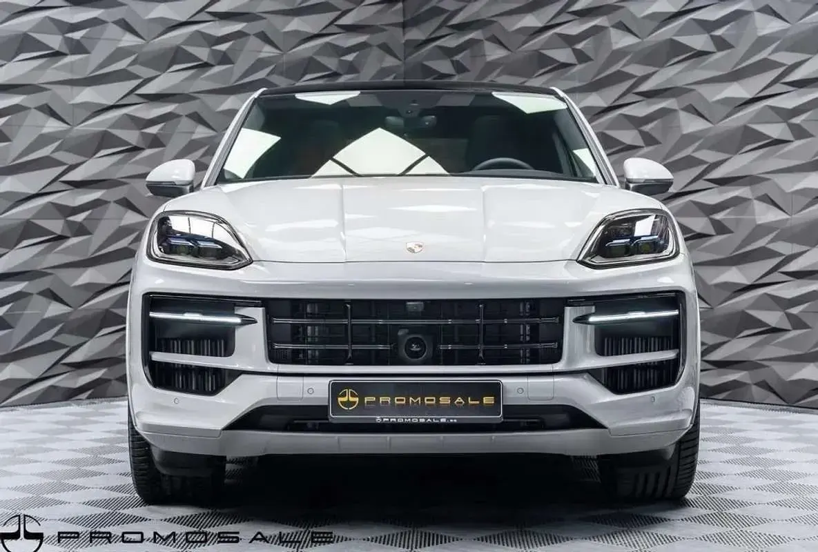 Usado Porsche Cayenne S E-Hybrid Black Edition 519 CV (381 kW) 2026 Gris SUV