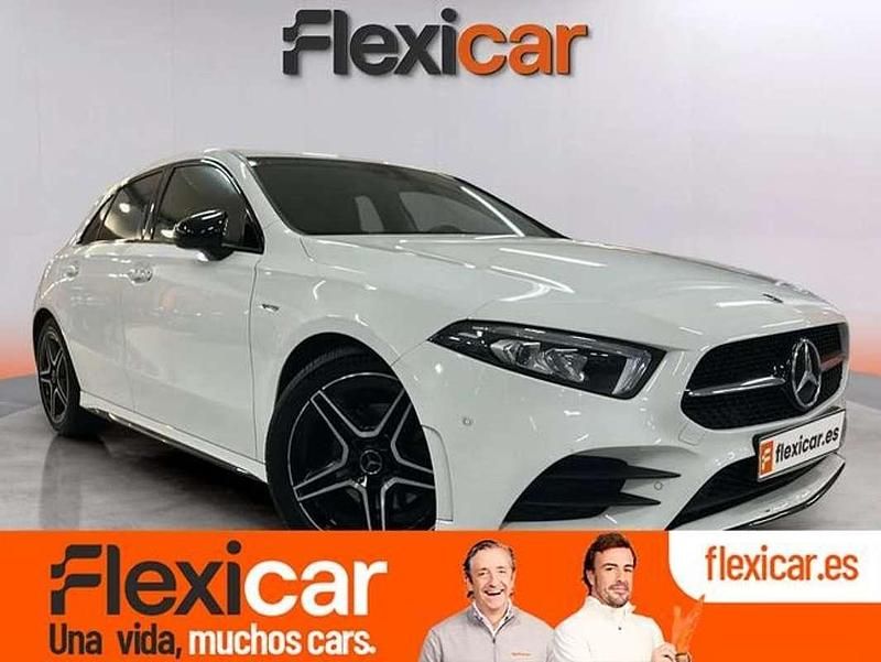 Blanco Usado 2021 Mercedes A180 Utilitario | 23.490 € (Buen precio) - Imagen 1/4