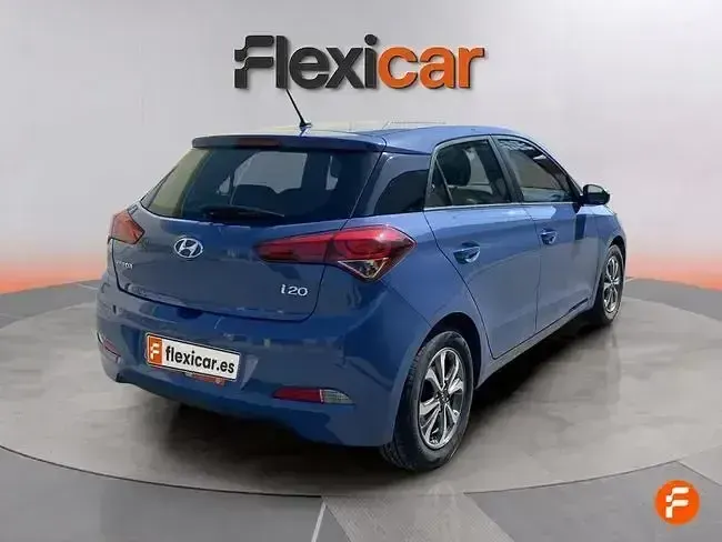 Usado Hyundai i20 100 CV (73 kW) 2018 Azul Berlina