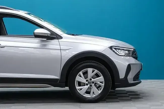 Usado VW Taigo 116 CV (85 kW) 2025 Gris / plata SUV