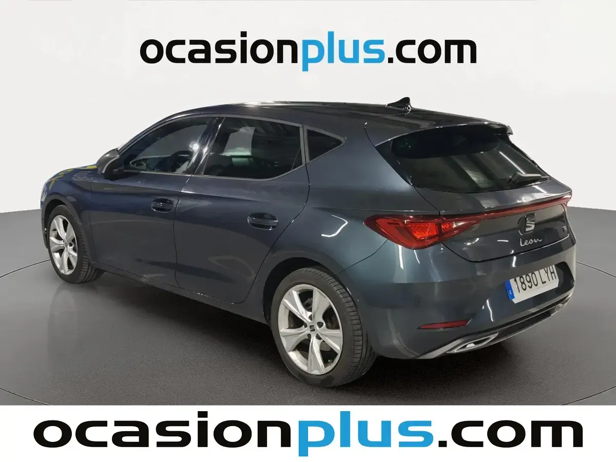 Usado Seat Leon FR 150 CV (110 kW) 2022 Gris Utilitario