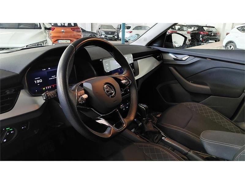 Usado Skoda Kamiq Ambition 110 CV (80 kW) 2023 Negro SUV