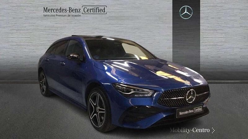 Usado Mercedes CLA250e Shooting Brake 219 CV (161 kW) 2024 Azul Familiar