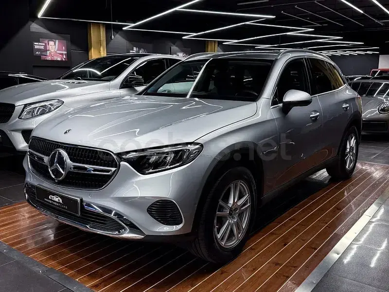 Usado Mercedes GLC200 204 CV (150 kW) 2023 Gris / plata SUV