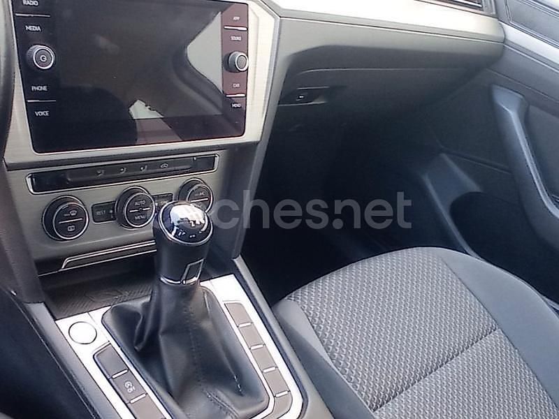 Usado VW Passat 150 CV (110 kW) 2021 Gris / plata Familiar