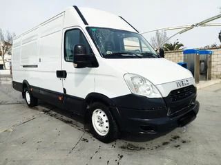 Blanco Usado 2015 Iveco Daily Berlina | 12.500 € - Imagen 1/4