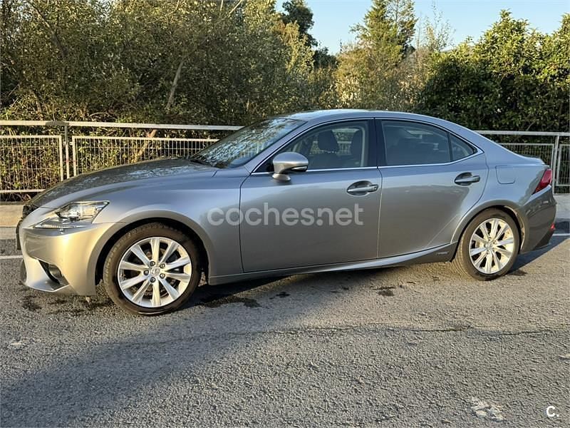 Usado Lexus IS300h 223 CV (164 kW) 2013 Gris / plata Berlina
