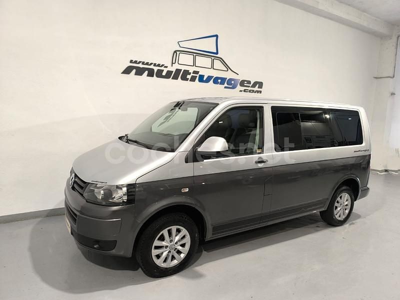 Usado VW Caravelle Comfortline 114 CV (83 kW) 2015 Gris / plata Monovolumen