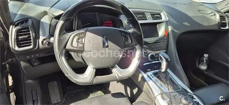 Usado Citroën DS5 181 CV (133 kW) 2015 Negro Utilitario