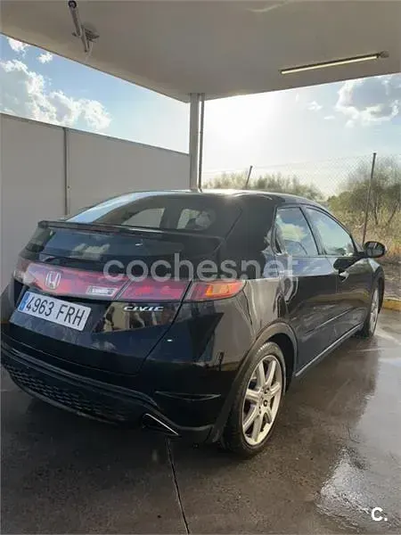 Usado Honda Civic Executive 140 CV (102 kW) 2007 Negro Berlina
