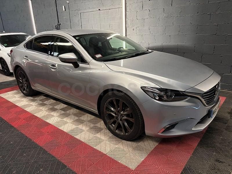 Usado Mazda 6 Luxury 175 CV (128 kW) 2015 Gris / plata Berlina