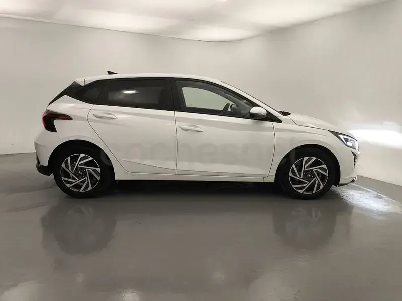 Usado Hyundai i20 79 CV (58 kW) 2025 Blanco Utilitario