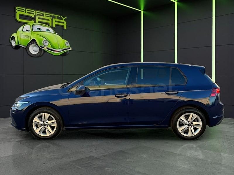 Usado VW Golf VIII Life 115 CV (84 kW) 2022 Azul Berlina