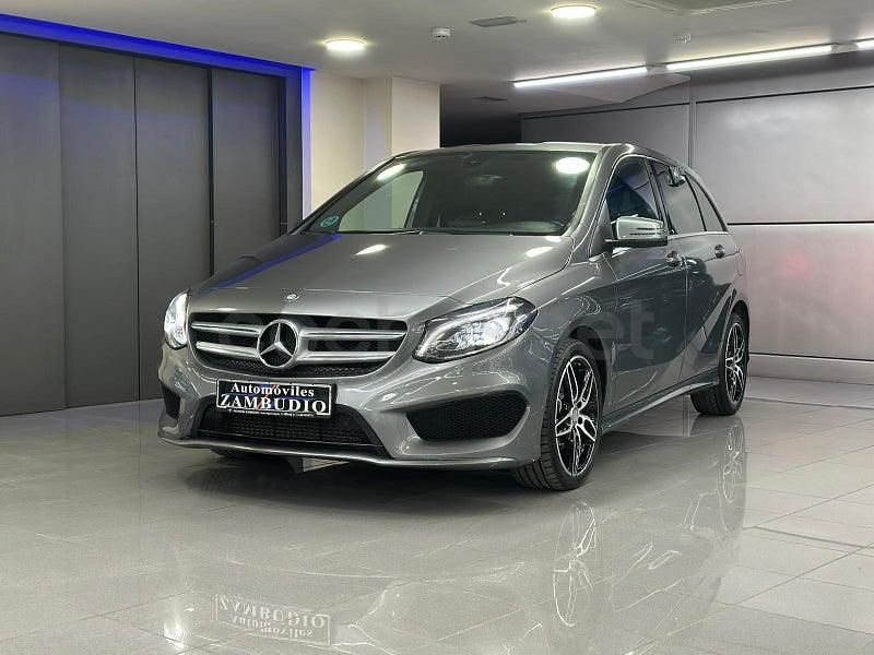 Usado Mercedes B200 136 CV (100 kW) 2017 Gris / plata Monovolumen