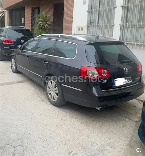 Usado VW Passat Highline 140 CV (102 kW) 2006 Marrón Familiar