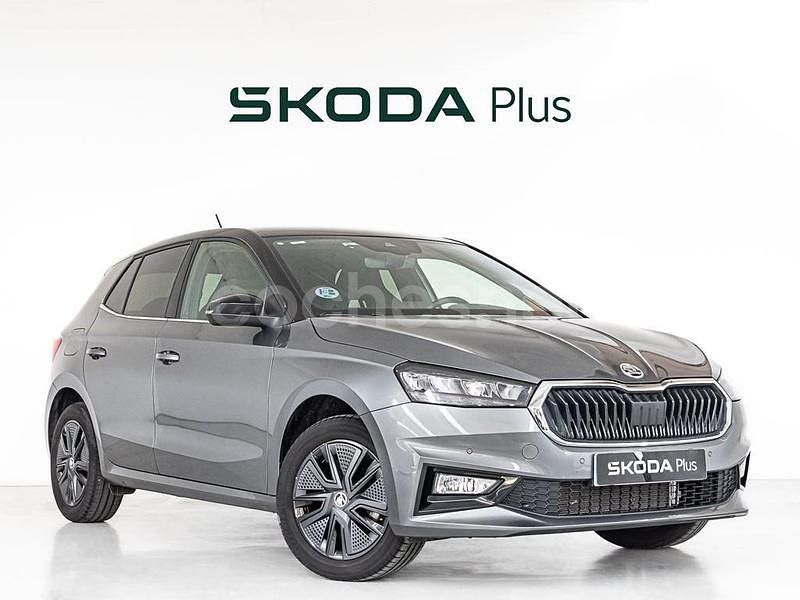Gris Usado 2024 Skoda Fabia Utilitario | 19.900 € (Un poco caro) - Imagen 1/4