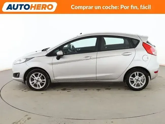 Usado Ford Fiesta Trend 82 HP (60 kW) 2017 Cinzento Sedan