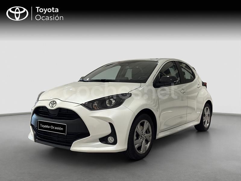 Blanco Usado 2025 Toyota Yaris Hybrid Active Berlina | 22.900 € (Precio justo) - Imagen 1/4
