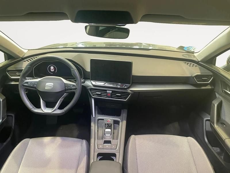 Usado Seat Leon Style 116 CV (85 kW) 2025 Gris/plata