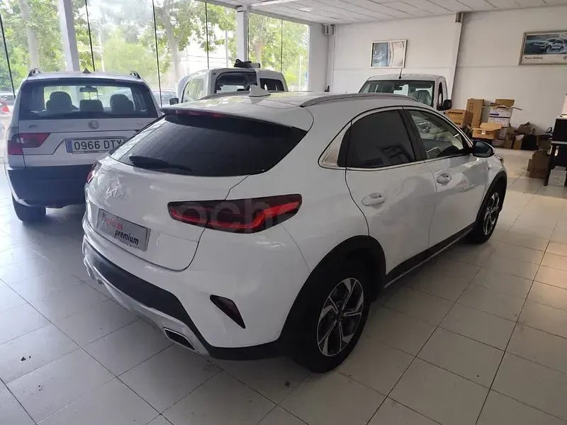 Usado Kia XCeed 120 CV (88 kW) 2022 Blanco SUV