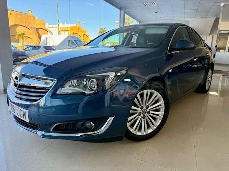 Usado Opel Insignia Selective 136 HP (100 kW) 2015 Azul Sedan