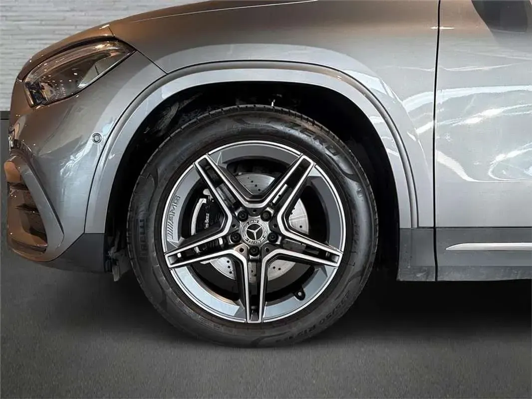 Usado Mercedes GLA200 150 CV (110 kW) 2025 SUV