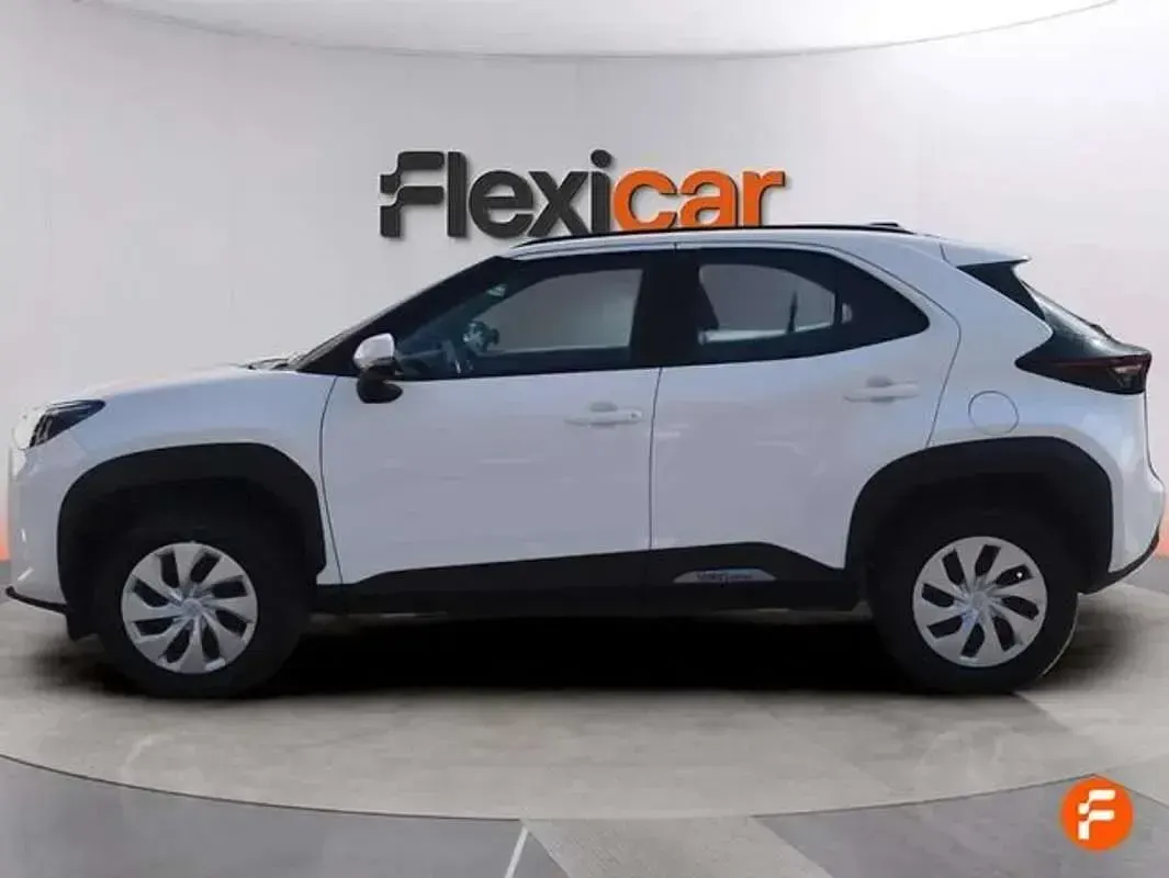 Nuevo Toyota Yaris Cross Active 131 CV (96 kW) 2026 Blanco SUV