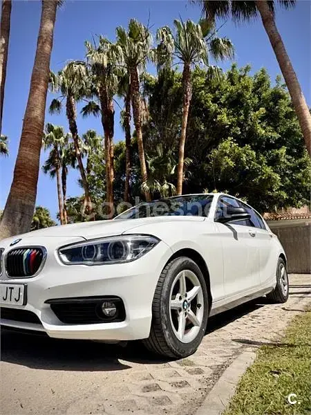 Usado BMW 118 Sport Line 143 CV (105 kW) 2016 Blanco Utilitario