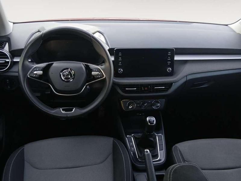 Usado Skoda Fabia Selection 80 CV (58 kW) 2024 Rojo Berlina