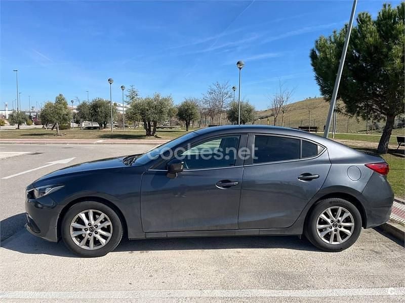 Usado Mazda 3 Style 120 CV (88 kW) 2016 Gris / plata Berlina