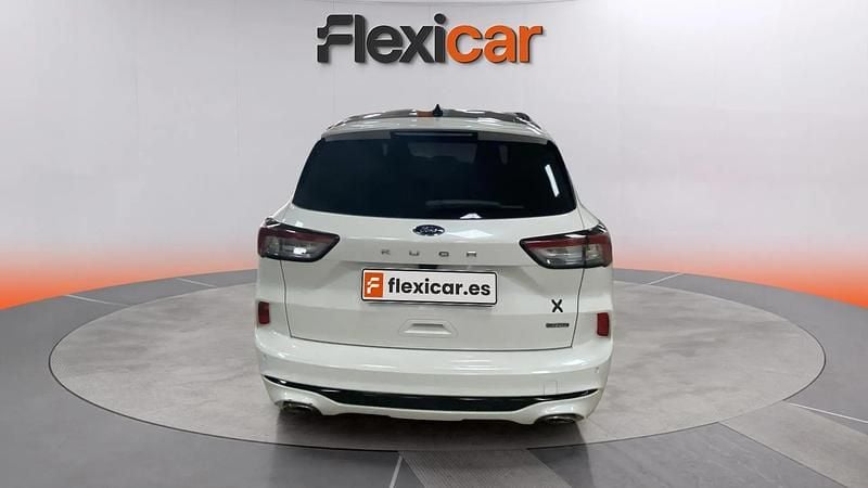 Usado Ford Kuga ST-Line X 227 CV (166 kW) 2021 Blanco SUV