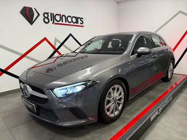 Usado Mercedes A180 116 CV (85 kW) 2018 Gris / plata Berlina