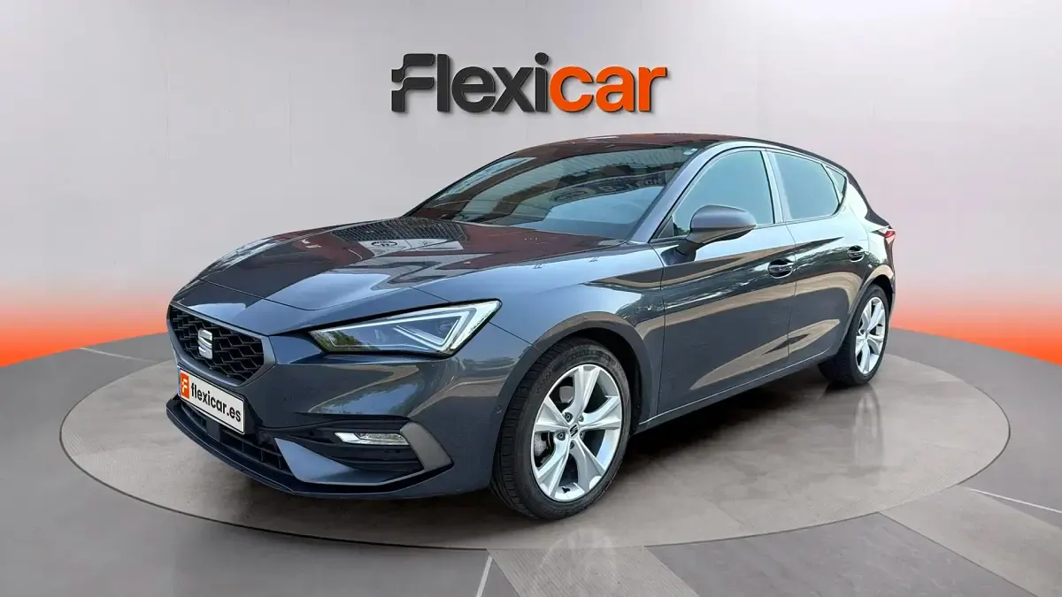 Usado Seat Leon FR 150 CV (110 kW) 2025 Gris Familiar
