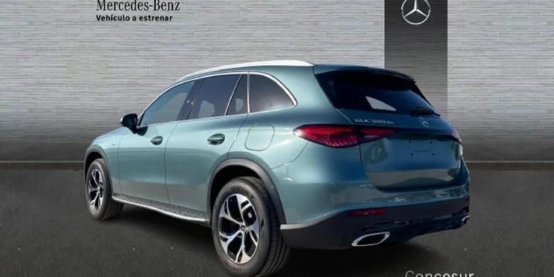 Nuevo Mercedes GLC300e 333 CV (244 kW) 2025 Verde