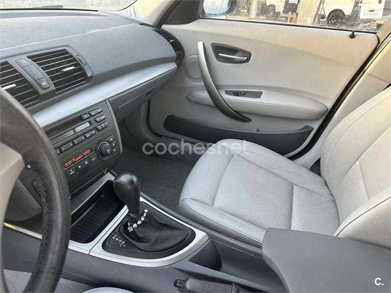 Rojo Usado 2004 BMW 120 Utilitario | 5000 € (Buen precio) - Imagen 1/4
