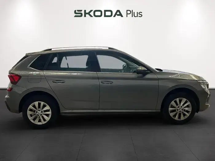 Usado Skoda Kamiq Selection 115 CV (84 kW) 2024 Gris SUV