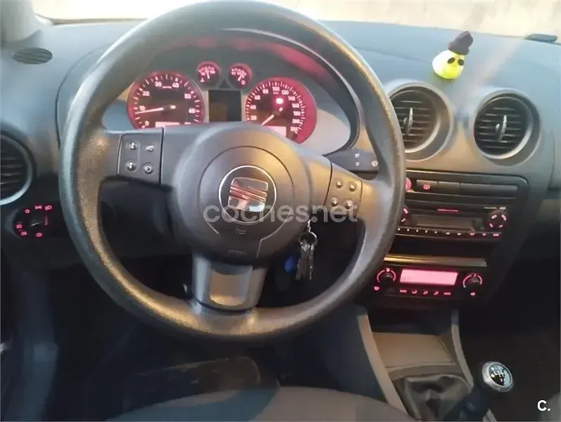 Usado Seat Ibiza 85 CV (62 kW) 2007 Negro Utilitario