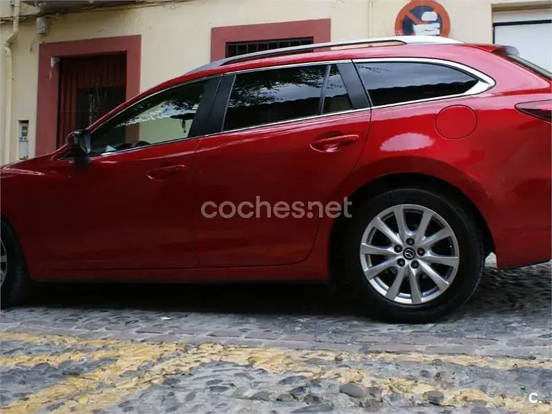Usado Mazda 6 Style 150 CV (110 kW) 2015 Rojo Familiar