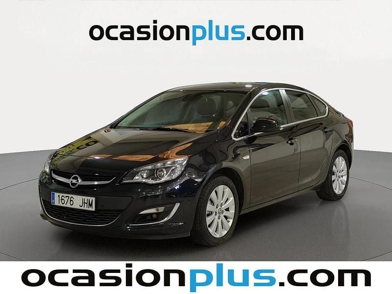 Usado Opel Astra Excellence 136 CV (100 kW) 2015 Negro Berlina