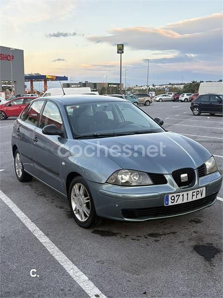 Gris / plata Usado 2007 Seat Ibiza Reference Berlina | 2900 € (Buen precio) - Imagen 1/4