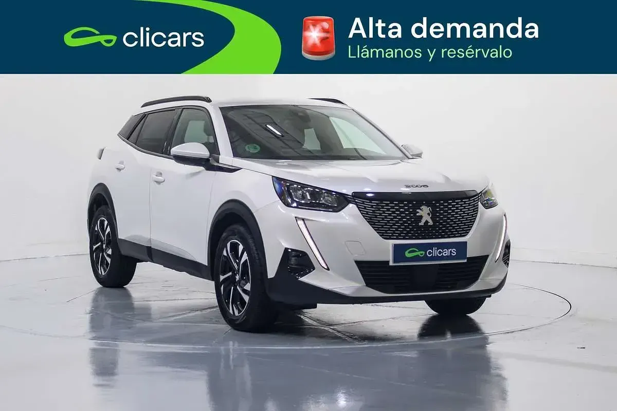 Usado Peugeot 2008 Allure 110 CV (80 kW) 2021 Blanco SUV