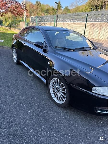 Usado Alfa Romeo GT 150 CV (110 kW) 2008 Negro Coupe