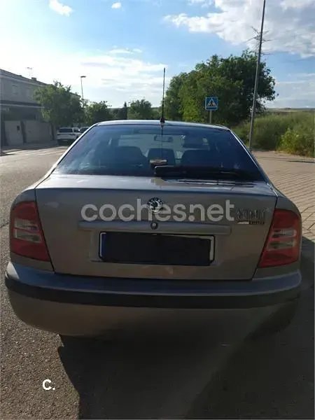Usado Skoda Octavia 105 CV (77 kW) 2007 Gris / plata Berlina