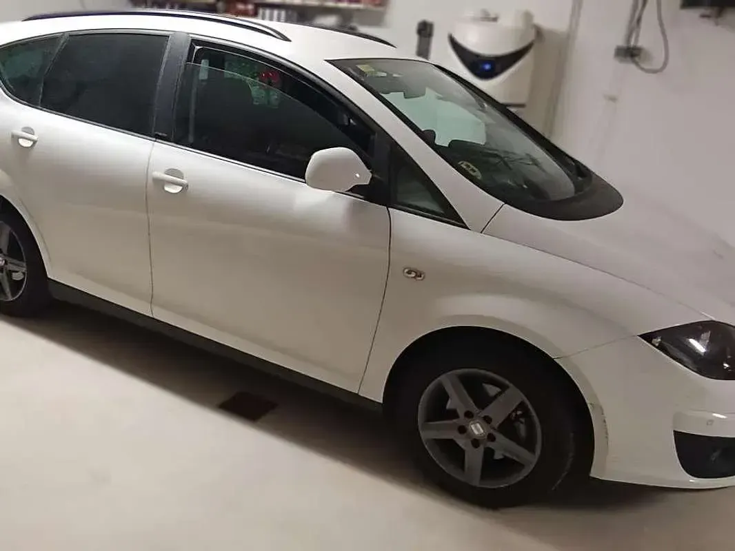 Usado Seat Altea I-Tech 140 CV (102 kW) 2014 Blanco Monovolumen